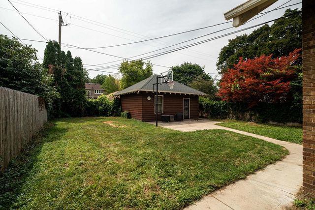 2543 N Grant BOULEVARD, Milwaukee, WI 53210