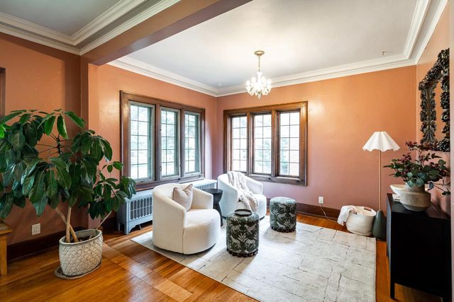 2543 N Grant BOULEVARD, Milwaukee, WI 53210