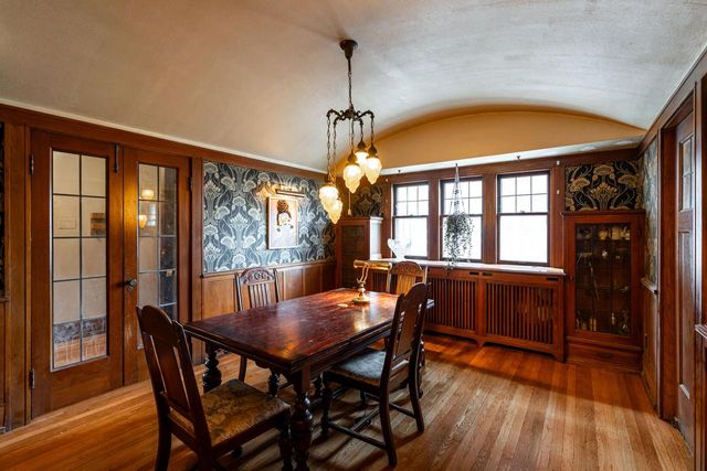 2543 N Grant BOULEVARD, Milwaukee, WI 53210