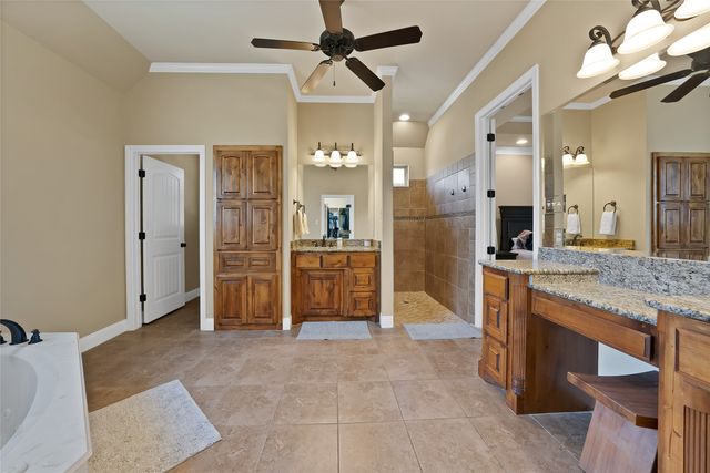 220 Pinnacle Peak Lane, Weatherford, TX 76087