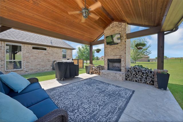 220 Pinnacle Peak Lane, Weatherford, TX 76087