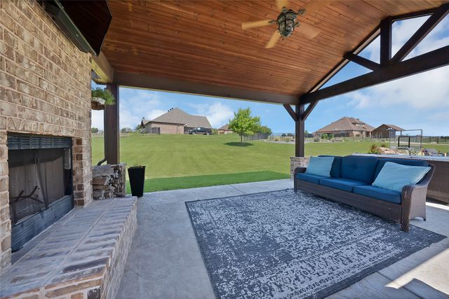 220 Pinnacle Peak Lane, Weatherford, TX 76087