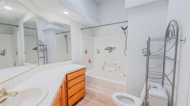 7033 34th St, North Highlands, CA 95660