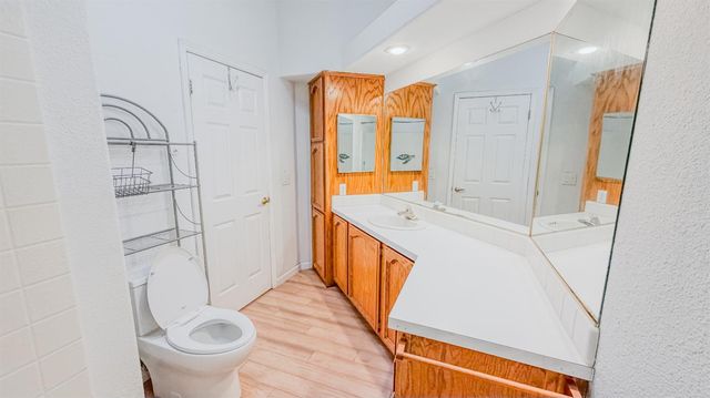 7033 34th St, North Highlands, CA 95660