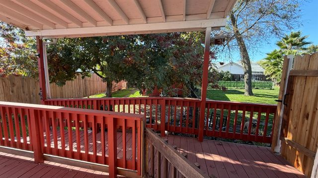 7033 34th St, North Highlands, CA 95660