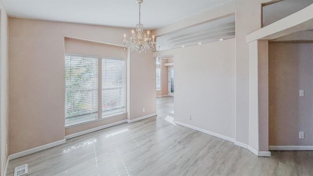 7033 34th St, North Highlands, CA 95660