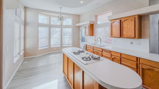 7033 34th St, North Highlands, CA 95660