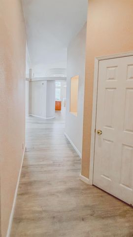 7033 34th St, North Highlands, CA 95660