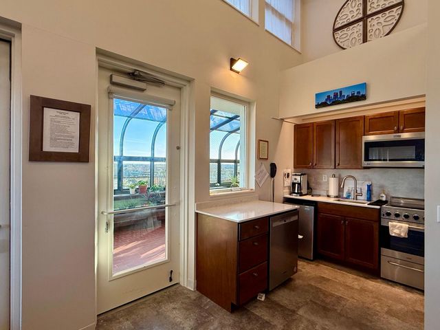 7600 Golden Valley Road 305, Golden Valley, MN 55427