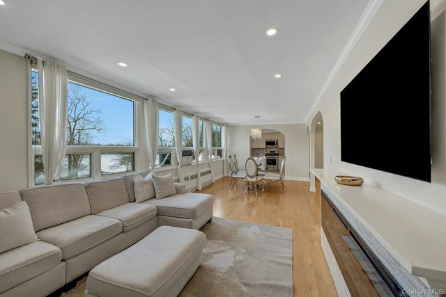 2 Channing Place 2L, Eastchester, NY 10709