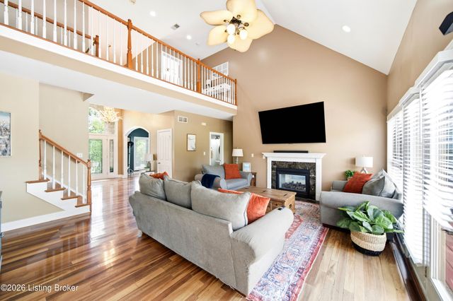 5314 High Crest Dr, Crestwood, KY 40014