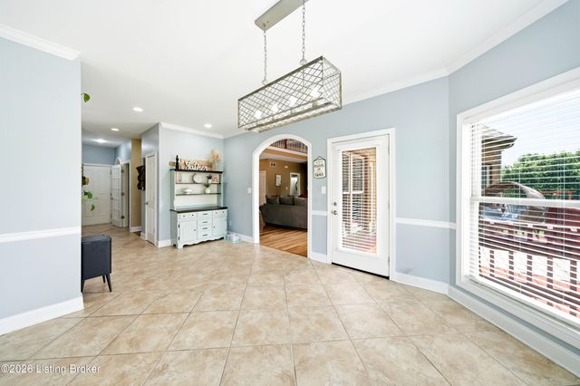 5314 High Crest Dr, Crestwood, KY 40014