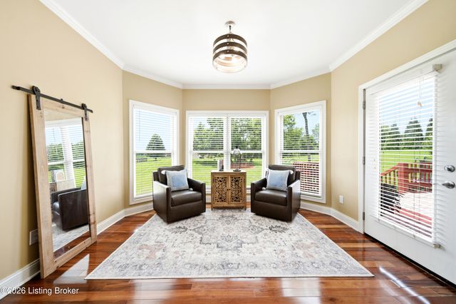 5314 High Crest Dr, Crestwood, KY 40014