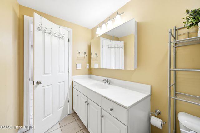 5314 High Crest Dr, Crestwood, KY 40014
