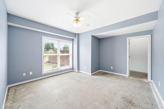 5314 High Crest Dr, Crestwood, KY 40014