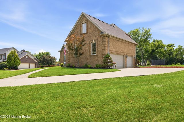 5314 High Crest Dr, Crestwood, KY 40014
