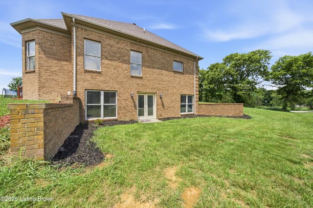 5314 High Crest Dr, Crestwood, KY 40014