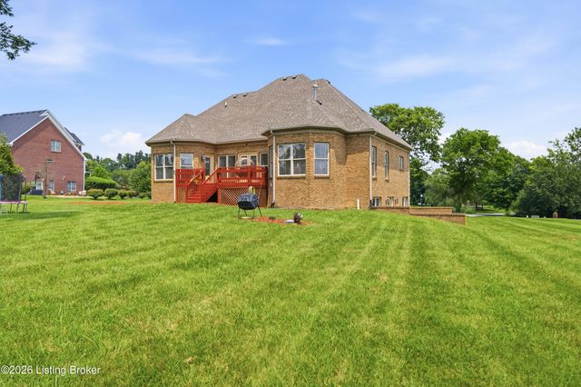 5314 High Crest Dr, Crestwood, KY 40014