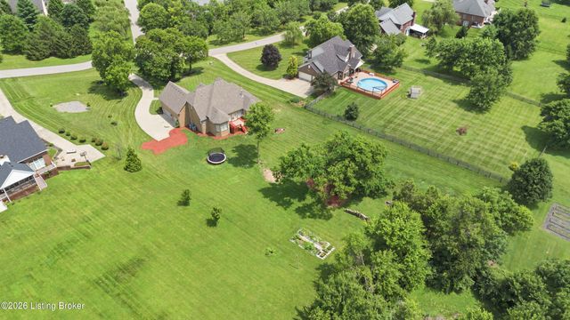 5314 High Crest Dr, Crestwood, KY 40014