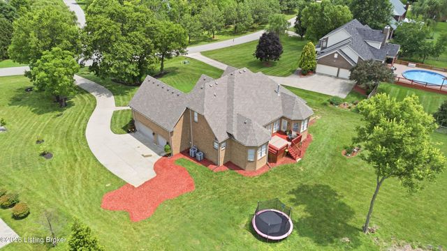 5314 High Crest Dr, Crestwood, KY 40014