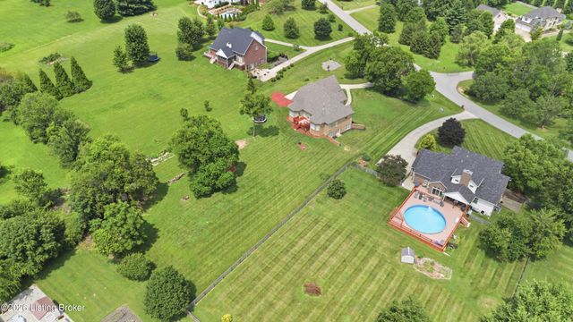 5314 High Crest Dr, Crestwood, KY 40014