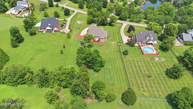 5314 High Crest Dr, Crestwood, KY 40014