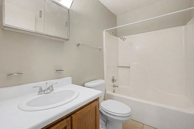 201 Greenbriar Dr, Houma, LA 70364