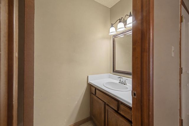 201 Greenbriar Dr, Houma, LA 70364