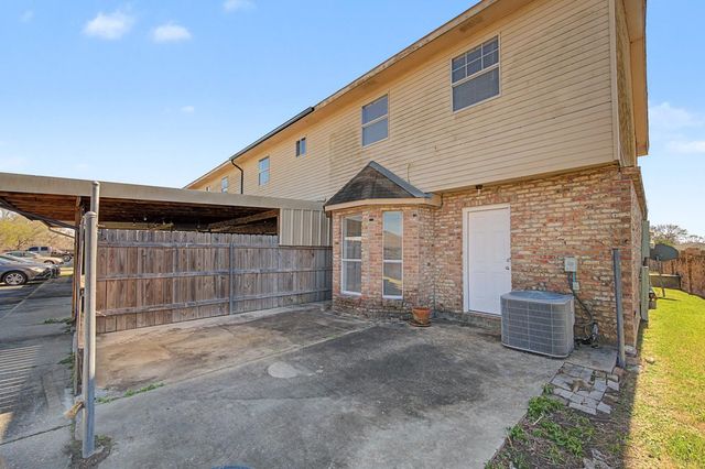 201 Greenbriar Dr, Houma, LA 70364