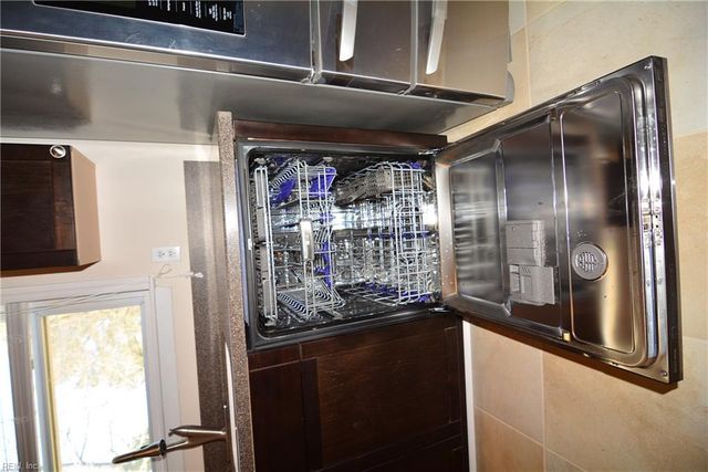 617 Breeds Hill RD, Virginia Beach, VA 23462