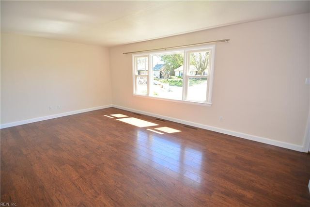 617 Breeds Hill RD, Virginia Beach, VA 23462