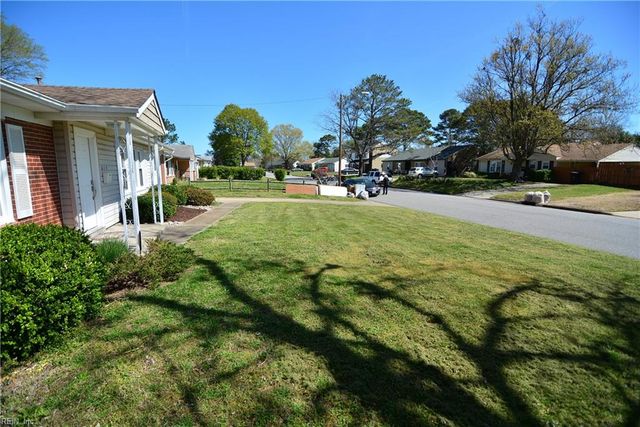 617 Breeds Hill RD, Virginia Beach, VA 23462