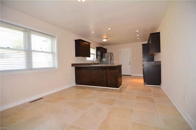 617 Breeds Hill RD, Virginia Beach, VA 23462