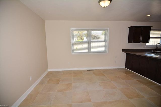 617 Breeds Hill RD, Virginia Beach, VA 23462