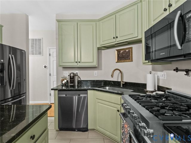 3304 Overcreek Ln, Midlothian, VA 23112