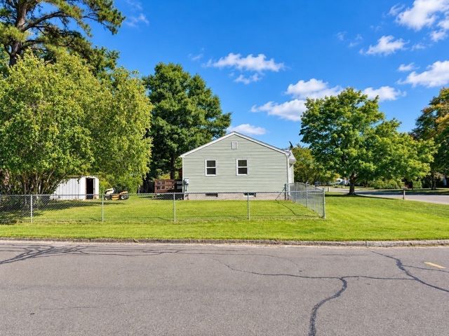 32 Campbell Dr, Easthampton, MA 01027