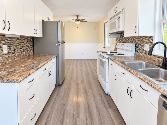 32 Campbell Dr, Easthampton, MA 01027