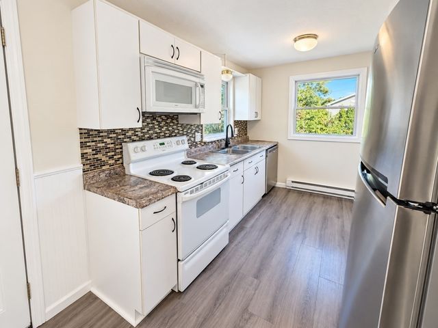 32 Campbell Dr, Easthampton, MA 01027
