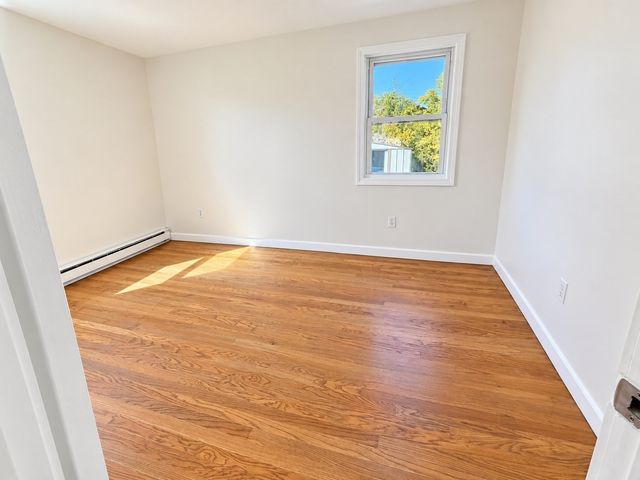 32 Campbell Dr, Easthampton, MA 01027