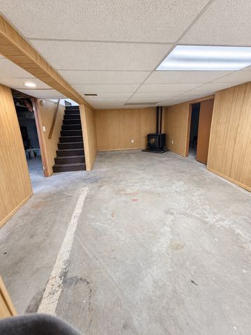 32 Campbell Dr, Easthampton, MA 01027