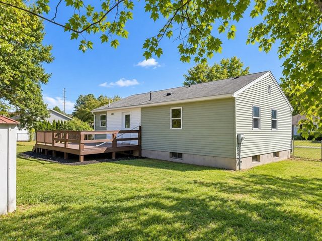 32 Campbell Dr, Easthampton, MA 01027