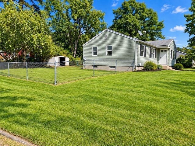 32 Campbell Dr, Easthampton, MA 01027