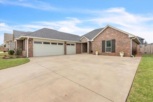 10809 Mountain Fork Drive, Yukon, OK 73099