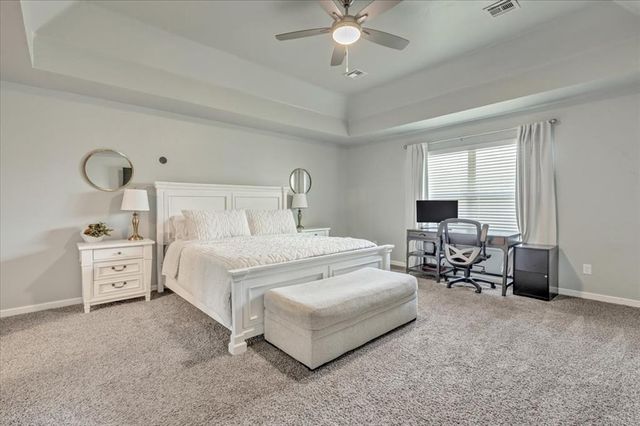 10809 Mountain Fork Drive, Yukon, OK 73099