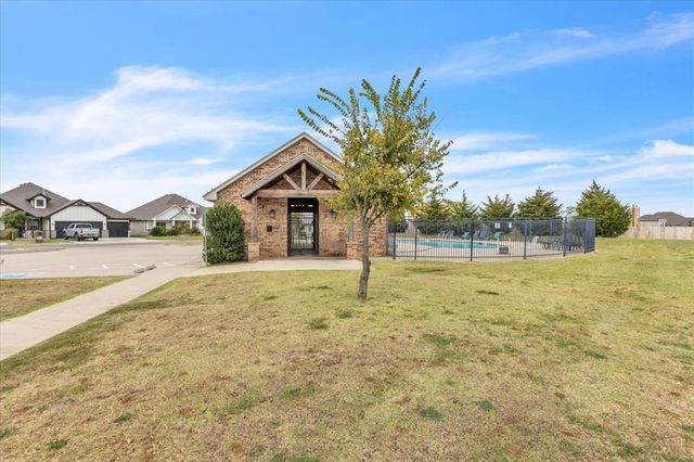 10809 Mountain Fork Drive, Yukon, OK 73099