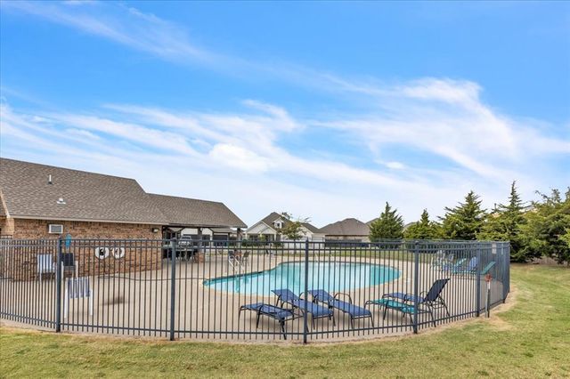 10809 Mountain Fork Drive, Yukon, OK 73099