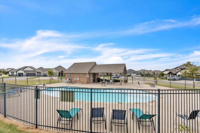 10809 Mountain Fork Drive, Yukon, OK 73099