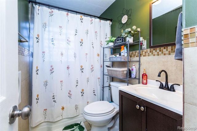 1644 Stewart Avenue, Lincoln Park, MI 48146