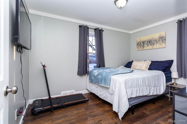 1644 Stewart Avenue, Lincoln Park, MI 48146