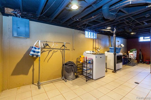 1644 Stewart Avenue, Lincoln Park, MI 48146